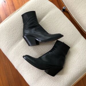 ann demeulemeester - classic almond toe block heel ankle boots